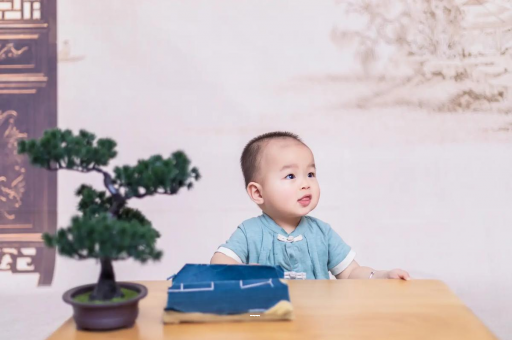 巢湖宝宝摔到头第五天吐了 巢湖宝宝摔到头第五天吐了